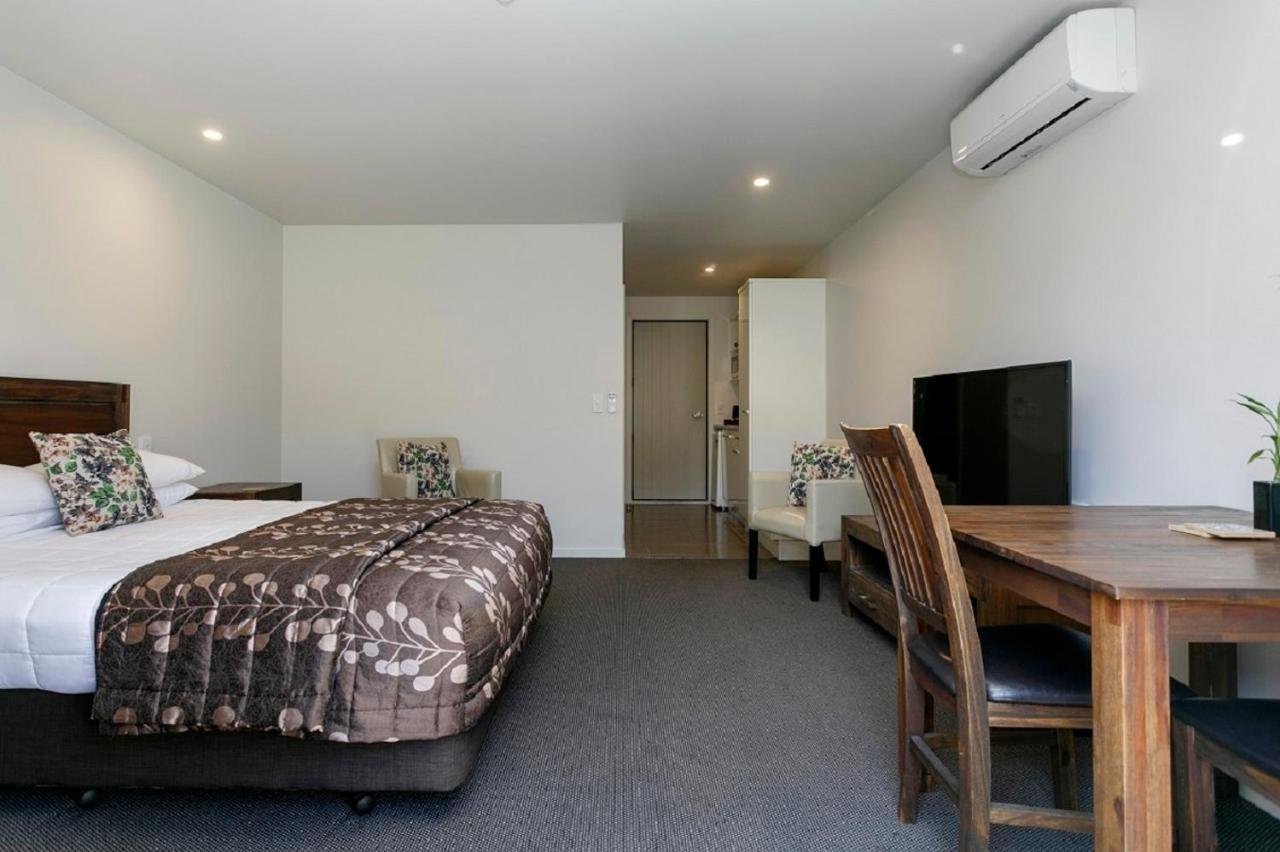 Acacia Lake View Motel Taupo Dış mekan fotoğraf