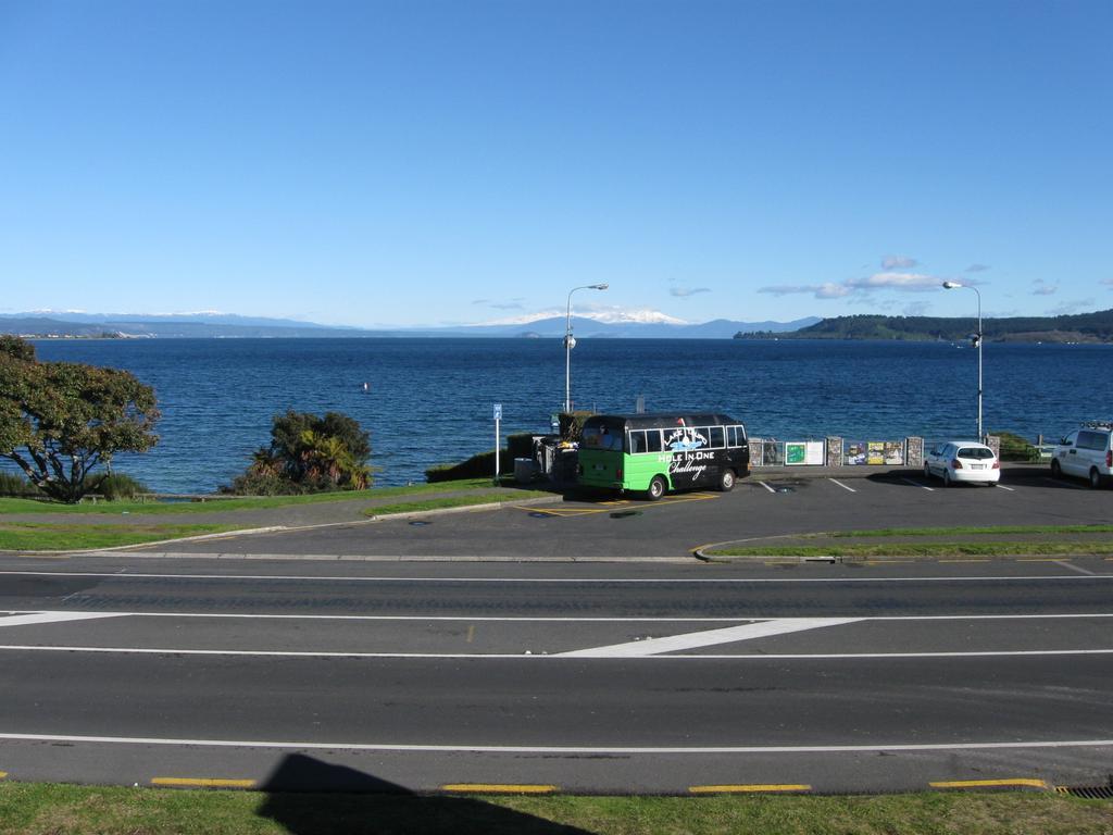 Acacia Lake View Motel Taupo Oda fotoğraf
