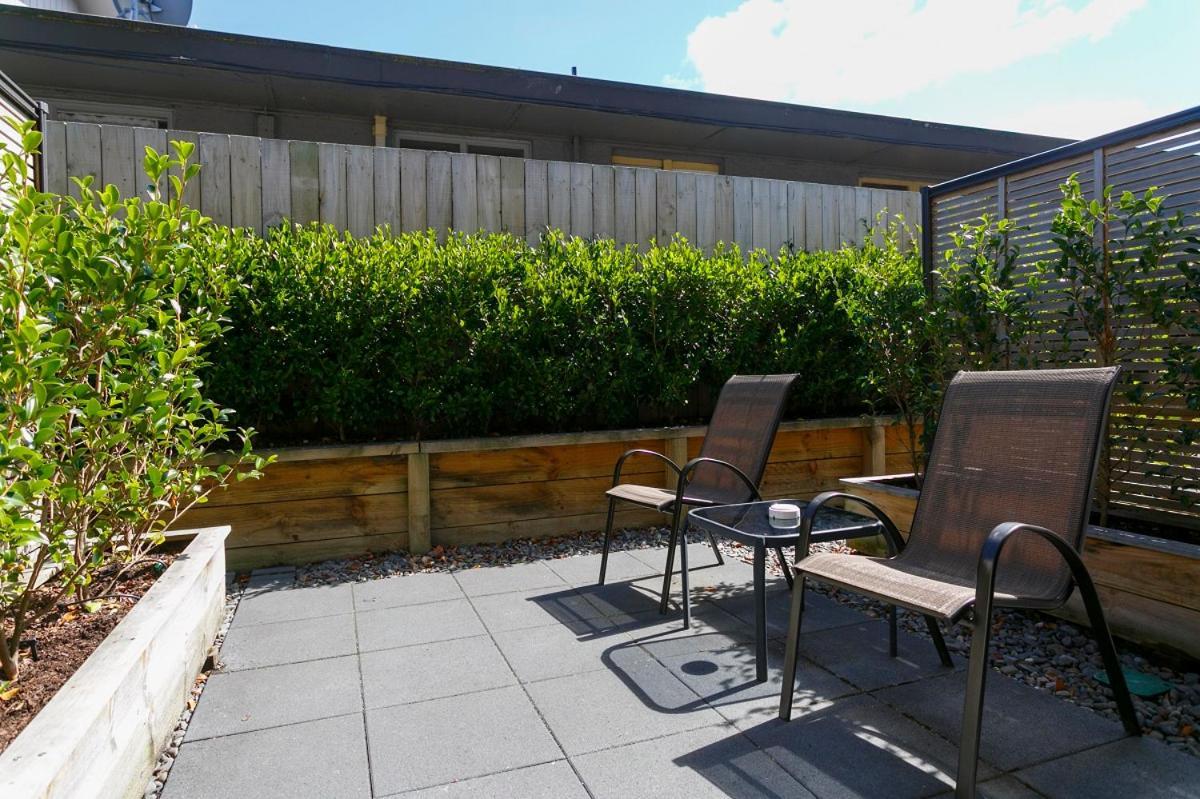 Acacia Lake View Motel Taupo Dış mekan fotoğraf