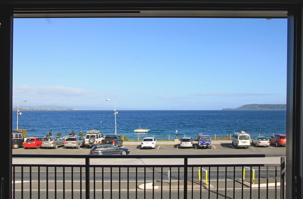Acacia Lake View Motel Taupo Oda fotoğraf