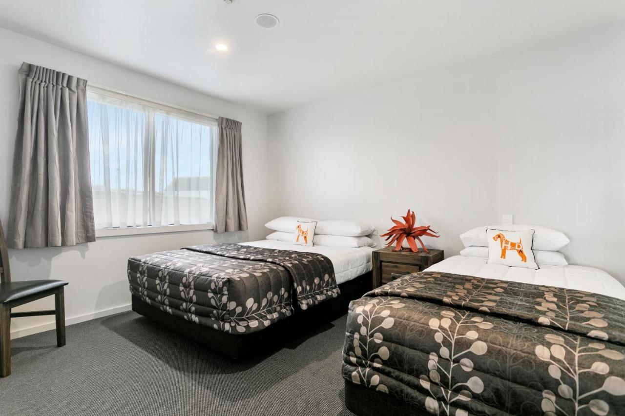 Acacia Lake View Motel Taupo Dış mekan fotoğraf